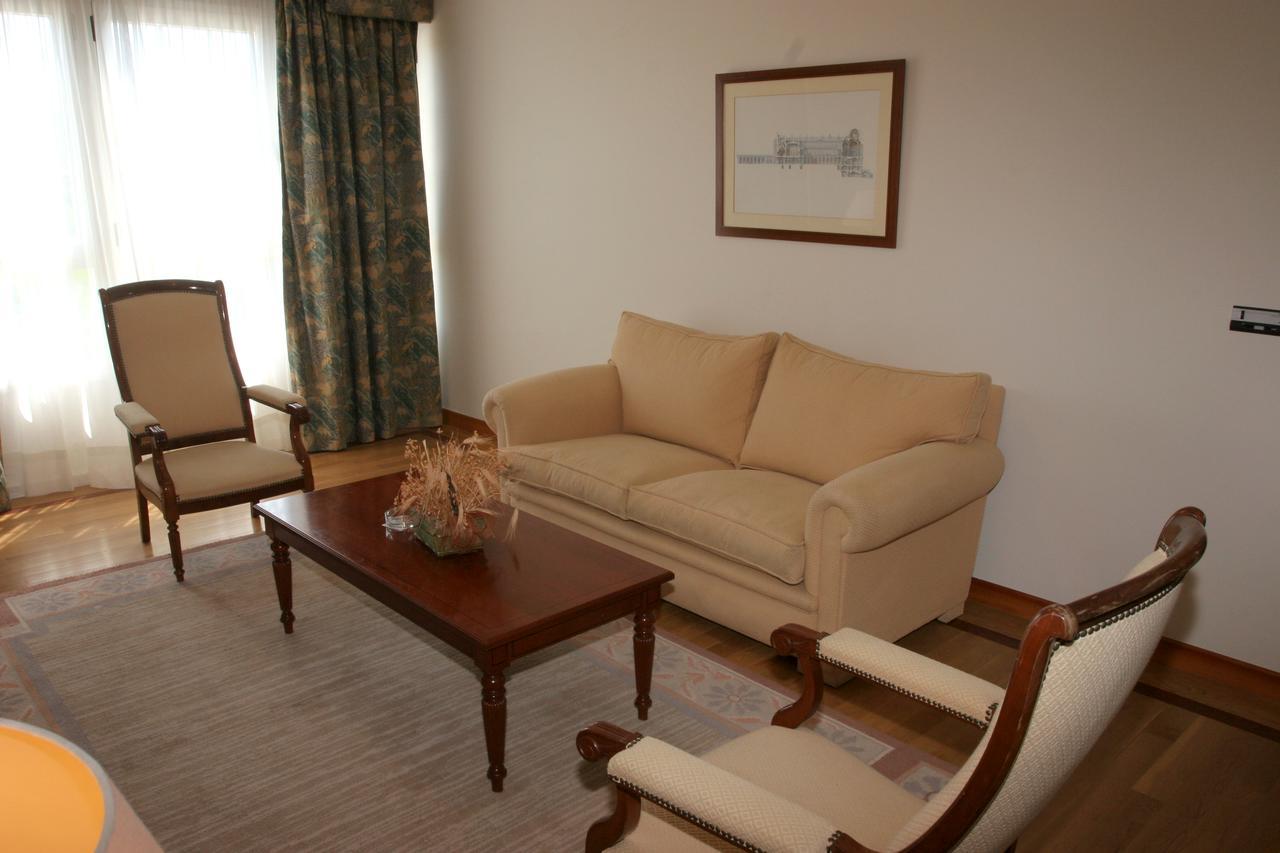 Pousada De Portomarín Extérieur photo